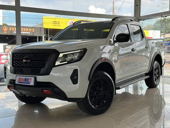 NISSAN FRONTIER 2.3 16V TURBO DIESEL PRO4X CD 4X4 AUTOMÁTICO